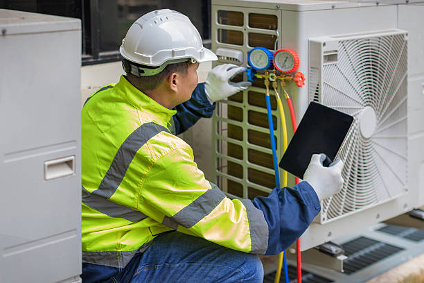 Professional Hvac technician working in Danbury, CT